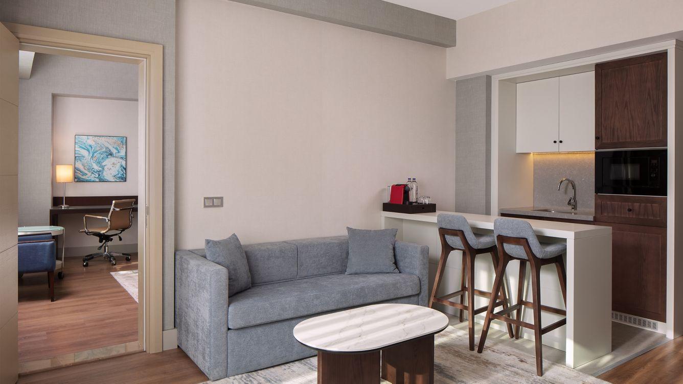 Delta Hotels By Marriott Istanbul West Экстерьер фото