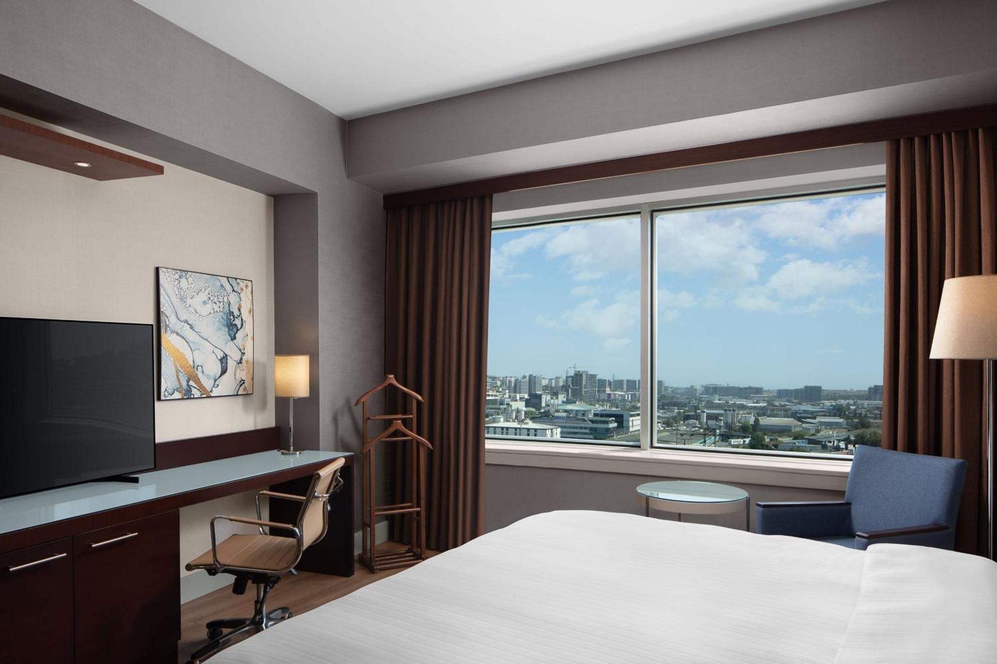 Delta Hotels By Marriott Istanbul West Экстерьер фото
