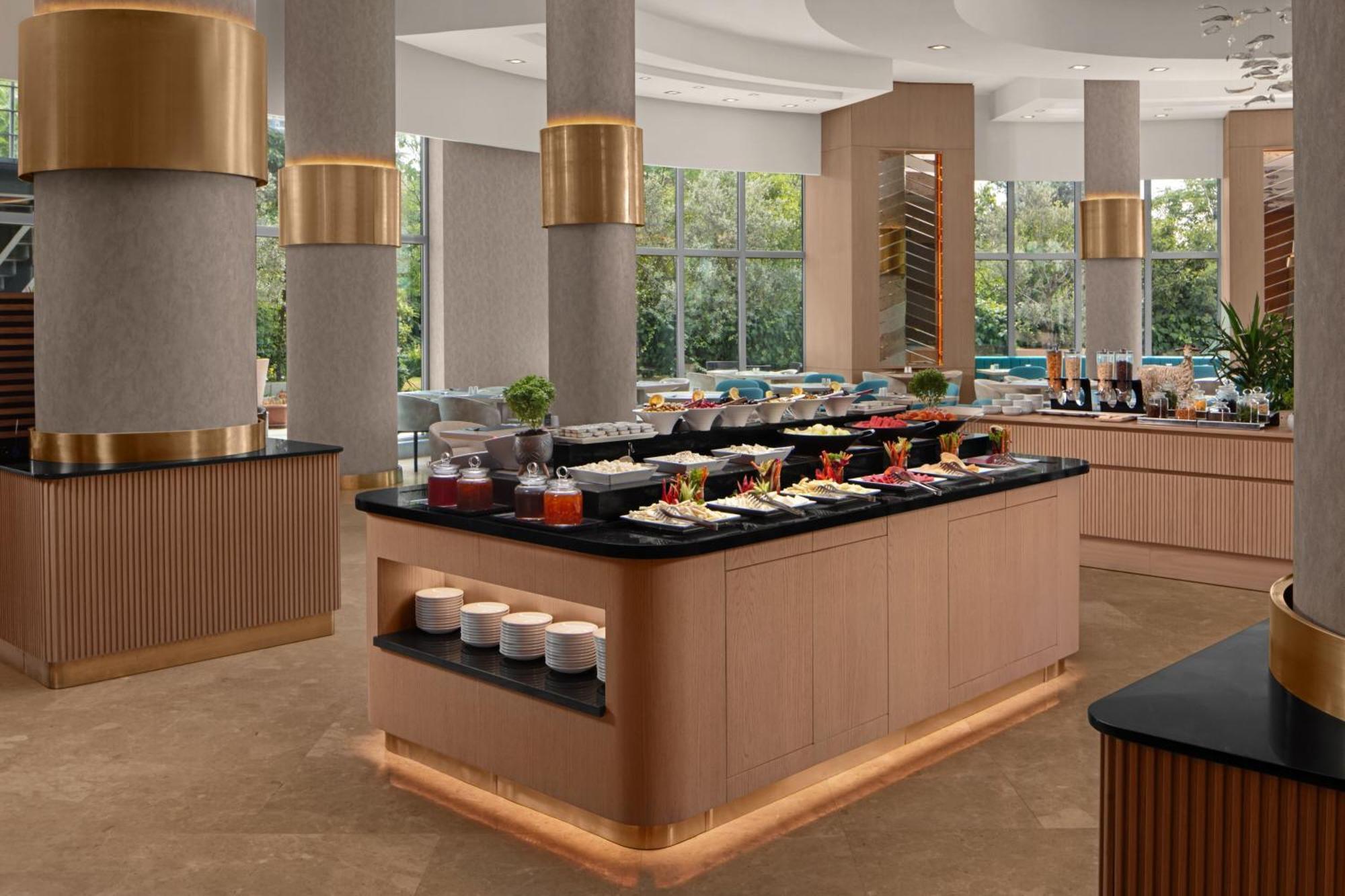 Delta Hotels By Marriott Istanbul West Экстерьер фото
