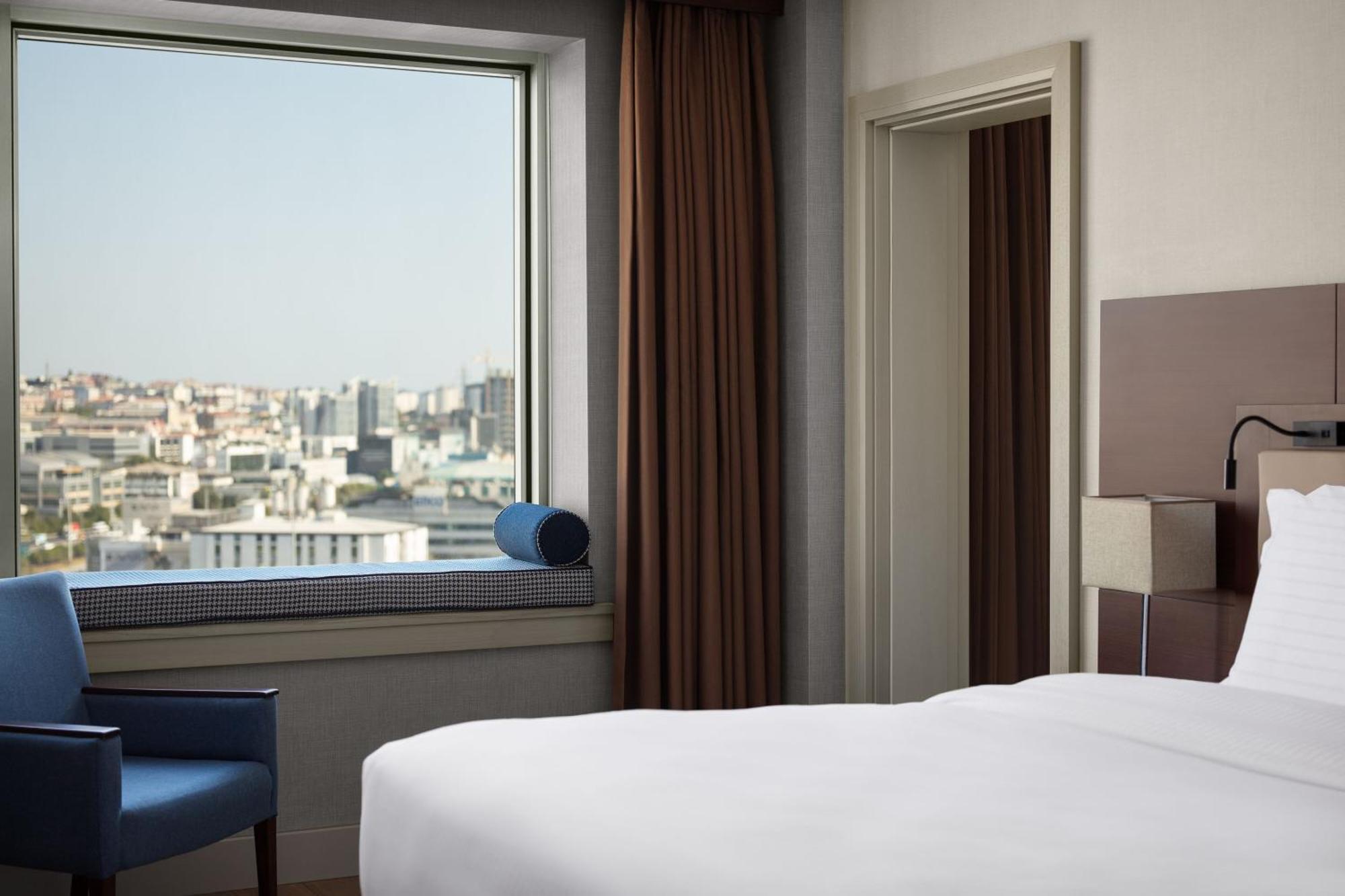 Delta Hotels By Marriott Istanbul West Экстерьер фото