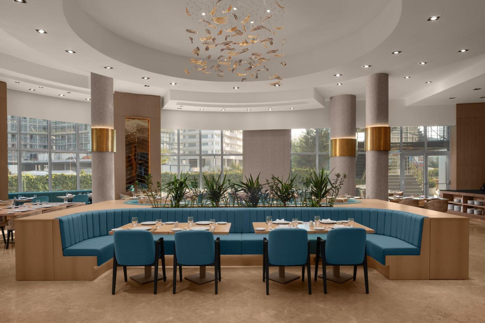 Delta Hotels By Marriott Istanbul West Экстерьер фото